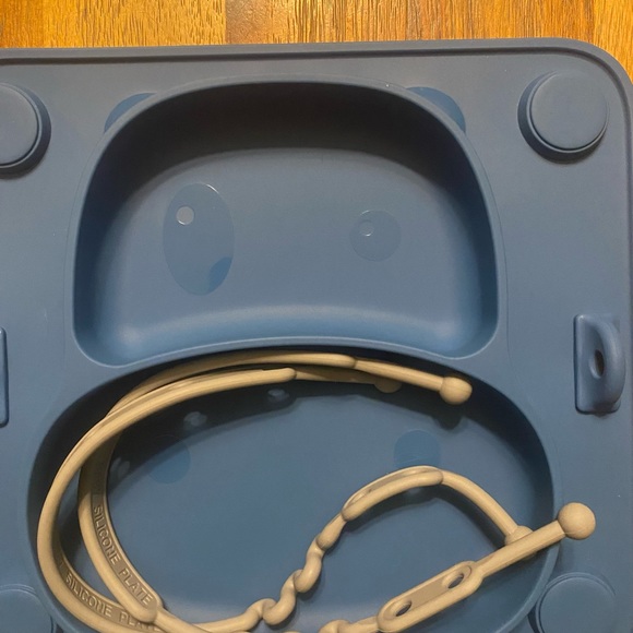 COPY - Suction plate with utensil straps - Picture 2 of 5